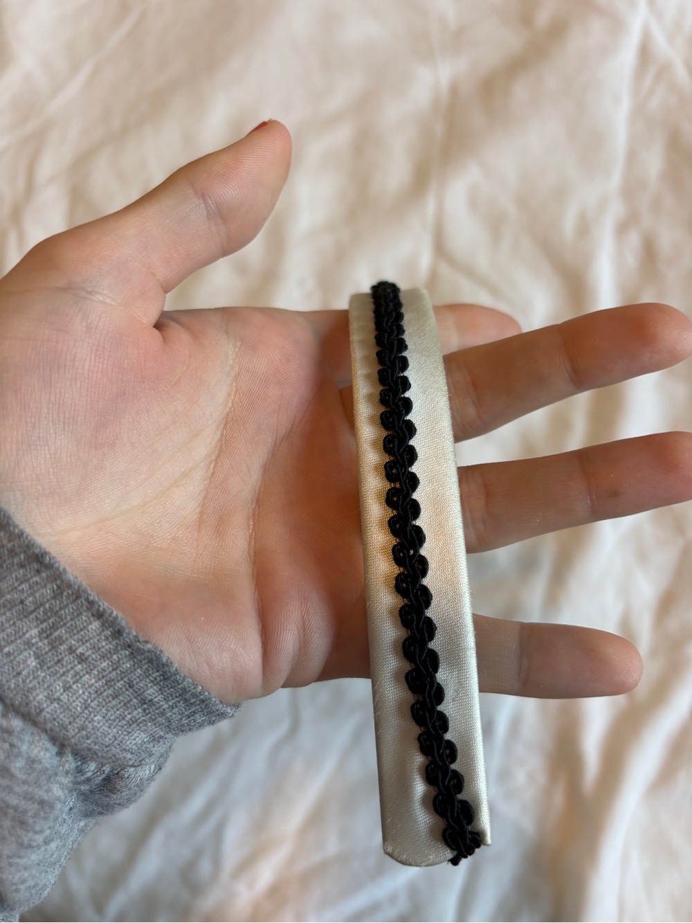 5/$10🌟 | Vintage Headband - Picture 3 of 3